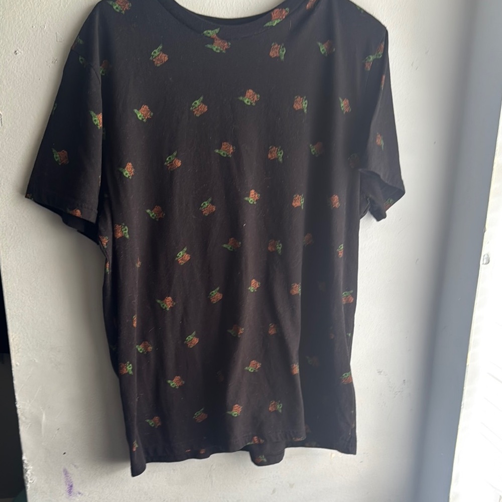 Black Graphic T-Shirt Baby Yoda